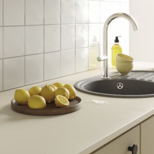 Lakier ochronny do blatów kuchennych i łazienkowych Lakier ochronny do blatów kuchennych i łazienkowych